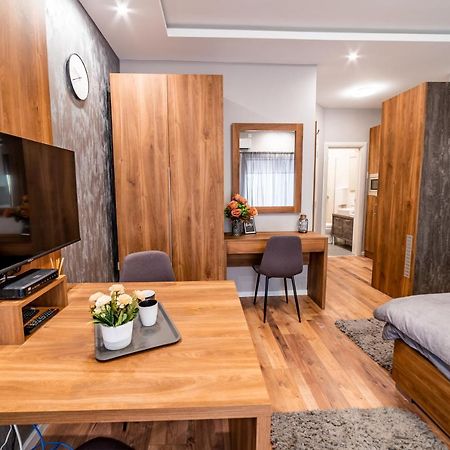 Ivi Place Apartments Новий Сад Екстер'єр фото